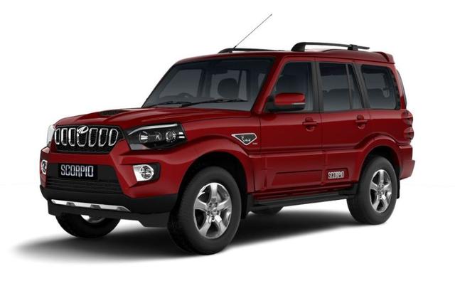 The 2017 Mahindra Scorpio facelift has been launched in India and the updated models now comes with new trim options, improved styling and features and a more powerful engine. The 2017 Mahindra Scorpio gets two diesel engines and one of them is a more powerful mHawk engine.