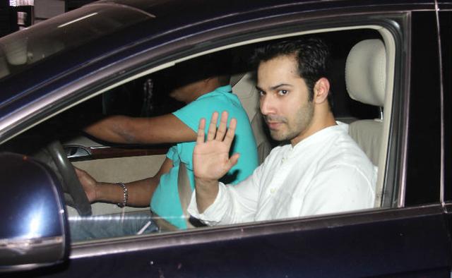 The Mumbai Police recently sent actor Varun Dhawan a stinker on Twitter for taking a selfie with a fan in the middle of a traffic signal. An E-Challan has also been issue against the actor.