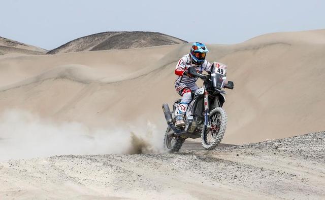 The third stage of the 2018 Dakar Rally was held from Pisco to San Juan de Marcona in Peru with riders subjected to windy and dusty conditions through the 296 km special stage and a 208 km liaison section. However, Indian contingent CS Santosh had a tough end to Stage 3, dropping down to 56th. The rider had a good start to the day but loss an hour of time due to a loose fuel cap.