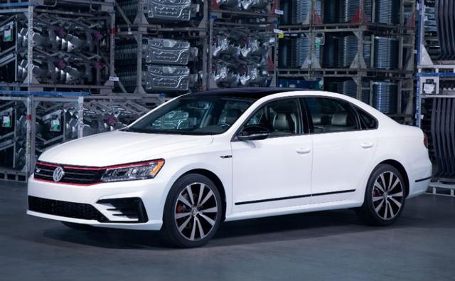 Volkswagen has introduced the Passat GT at the ongoing Detroit Auto Show. It gets a few new features and updates. It will hit the roads in USA in the second quarter of 2018.
