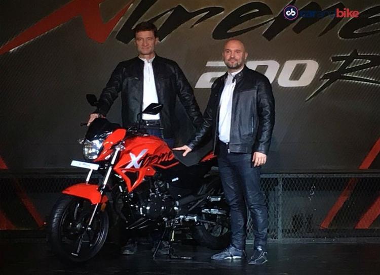 The Hero Xtreme 200R naked street bike has finally made its India debut. Based on the Xtreme 200S concept motorcycle that was showcased two years ago at the Auto Expo 2016, the bike is powered by a 200 cc single-cylinder engine. The bike is expected to be officially launched in April and priced at Rs. 80,000 to Rs. 85,000.