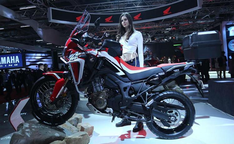 The Honda Africa Twin turned out to be a highly appreciated model when the bike maker introduced it in India last year, and now Honda Motorcycle and Scooter India (HMSI) is gearing up to introduce the 2018 version soon. Honda dealers will start accepting bookings for the 2018 Honda Africa Twin later this month while deliveries are expected to commence in July this year.