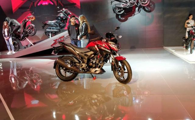 होंडा ने शुरू की बिल्कुल नई मोटरसाइकल एक्स-ब्लेड की बुकिंग, कीमत Rs. 79,000 से कम