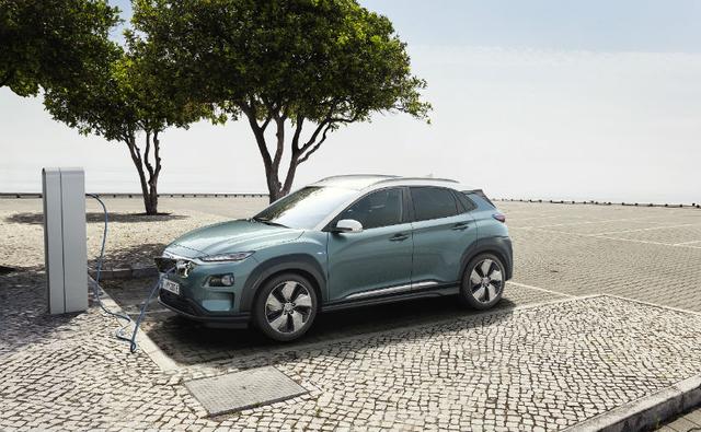 Having showcased the key bits in images earlier, Hyundai has revealed the new Kona Electric SUV at the Geneva Motor Show 2018. Based on the standard Kona that debuted last year, the Hyundai Kona Electric swaps the petrol engine for a battery powered one along with a few styling changes.