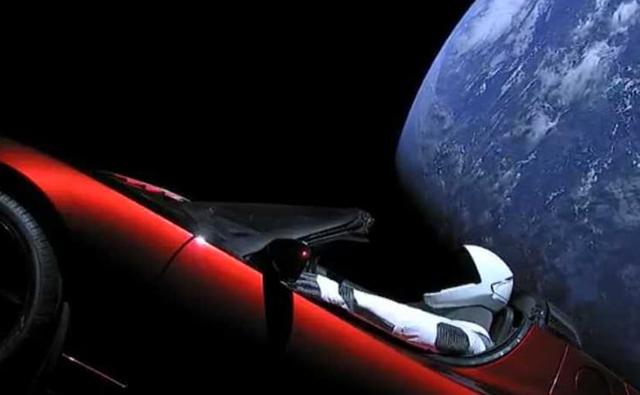 Neither the Tesla nor the Falcon Heavy are in communication with Earth but this path was calculated by Jonathan McDowell.