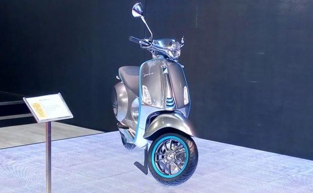 The Vespa Elettrica can be booked online from October 2018 onwards. This is of course for the global market and the scooter could come to India by 2020.