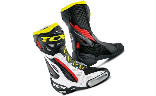 Motorcycle boot manufacturers and producers TCX have introduced two new boots to its 2018 range. The new boot range include the track-focused RT Race Pro Air and the slightly more versatile Gore Tex SP Master. Both boots are available on a host of international websites and can be had in a number of colours.