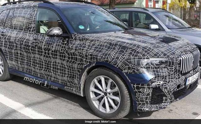 New images of the BMW X7 gives a clear view of what's inside.