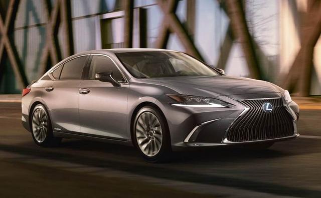 Lexus has yet again released a new teaser for the 2018 ES sedan, and this time around the carmaker has practically revealed the car ahead of its official unveiling. The new Lexus ES takes its inspiration for its older and more luxurious sibling the Lexus LS.