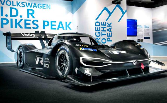 With the ability to go from standstill to 100kmph in just 2.25 seconds, the VW I.D. R Pikes Peak is faster than most of the Formula 1 and Formula E cars.