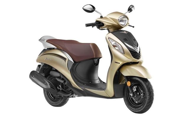 Yamaha today introduced a range of new and revised colour options for its premium 113 cc scooter, Yamaha Fascino. In addition to updating the entire colour palette, Yamaha has also introduced a brand new Glamorous Gold colour option.