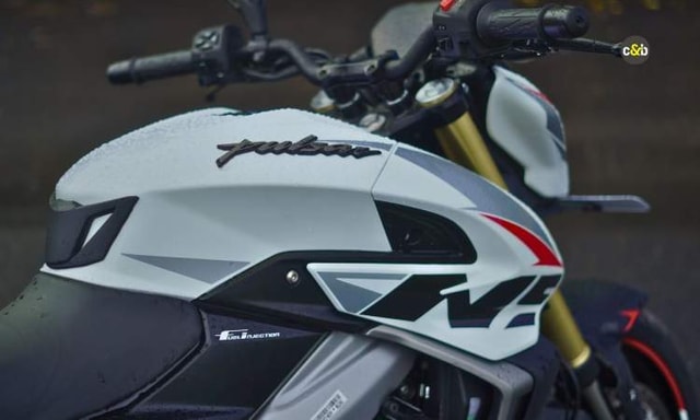 Pulsar NS400Z Key Features Pulsar NS400Z Key Features