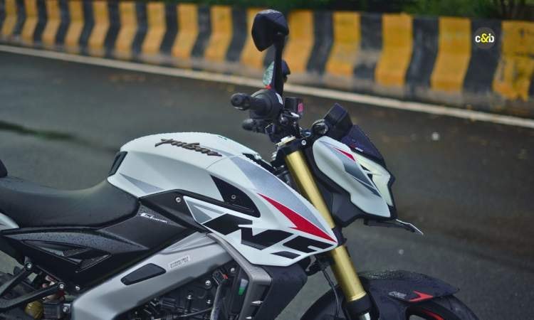 Pulsar NS400Z Key Features Pulsar NS400Z Key Features images