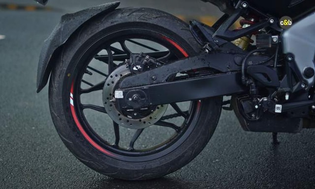 Pulsar NS400Z Key Features Pulsar NS400Z Key Features