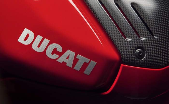 Panigale Carbon Tank Cover Panigale Carbon Tank Cover