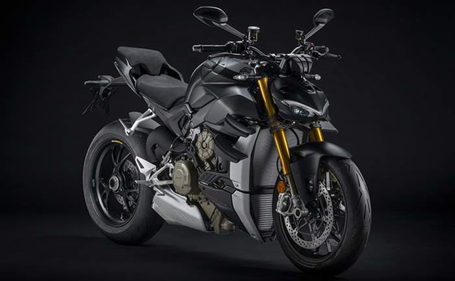 Duacti Streetfighter V4 Right Side Facing View Duacti Streetfighter V4 Right Side Facing View