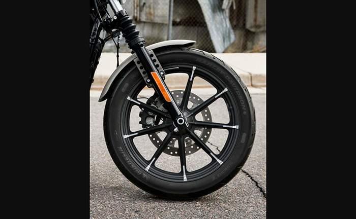 Harley-Davidson-Iron 883