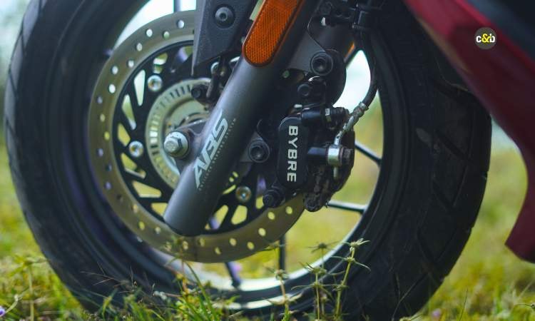 2025 Hero Xoom 160 Red Brake 2025 Hero Xoom 160 Red Brake images