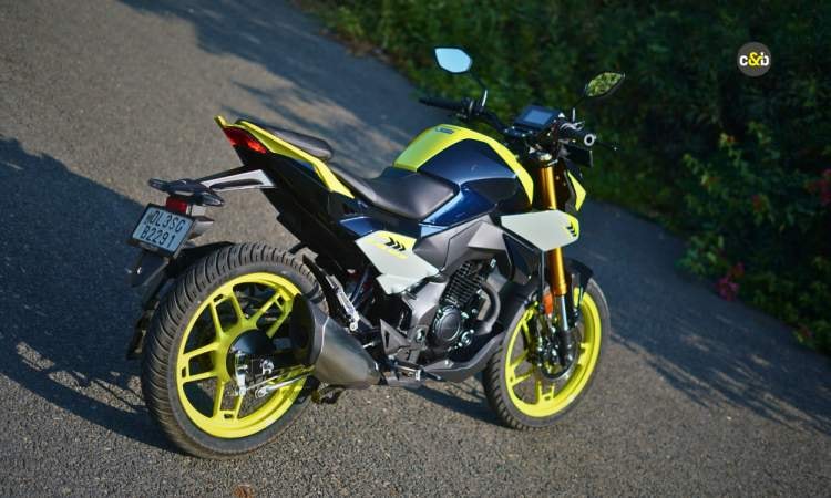 2025 Honda Cb 125 Hornet Rear Look 2025 Honda Cb 125 Hornet Rear Look
