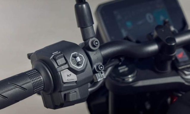 Honda Hornett 750 Left Handlebar Control Cluster Honda Hornett 750 Left Handlebar Control Cluster