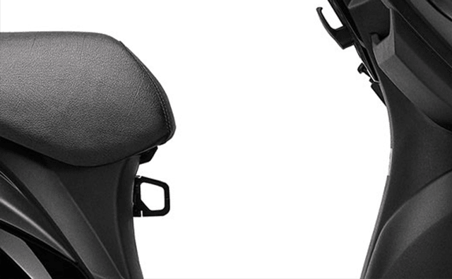 Suzuki Burgman Dual Hook Suzuki Burgman Dual Hook