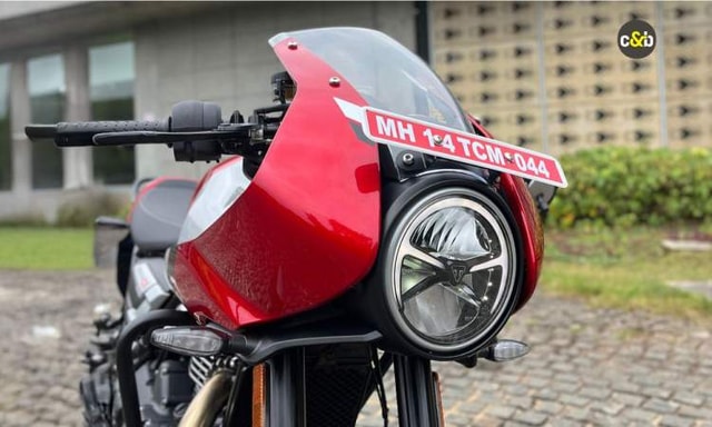 Triumph Thruxton 400 Headlight Triumph Thruxton 400 Headlight