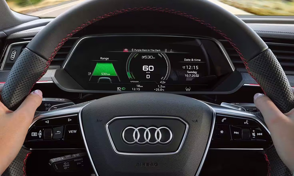 Audi q8 e Tron sportback display Audi q8 e Tron sportback display images