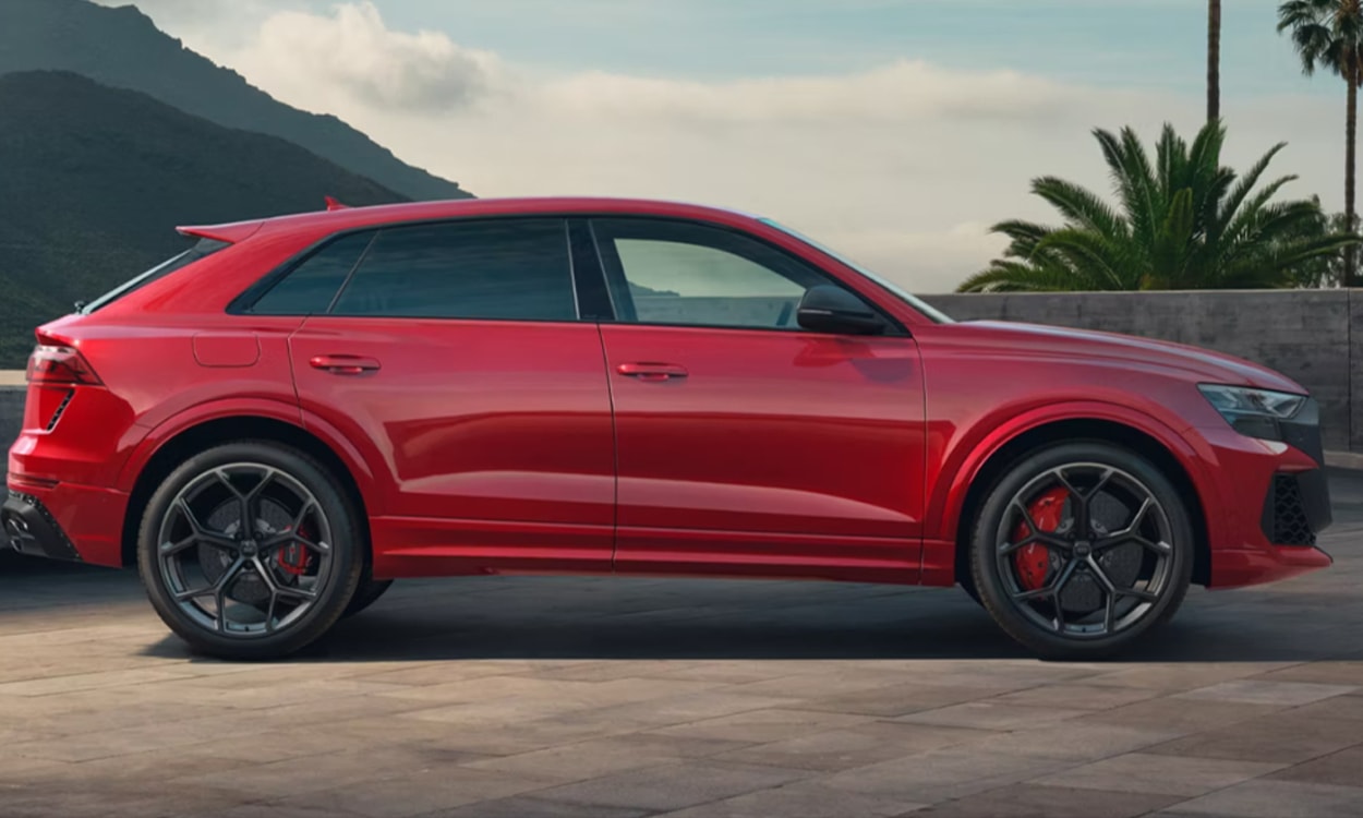 2025 RS Q8 Sideview 2025 RS Q8 Sideview