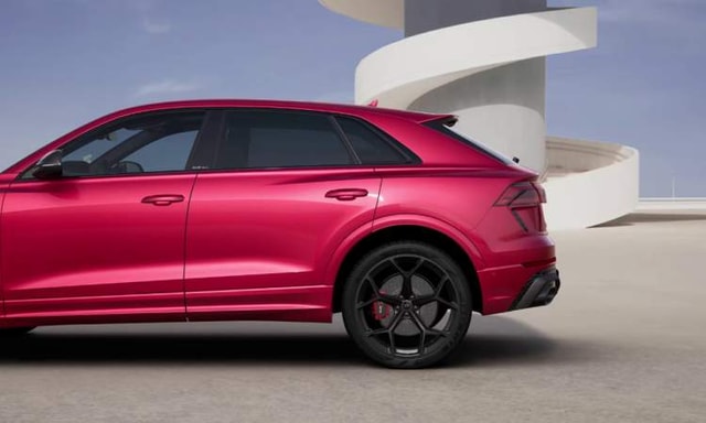 2025 Audi RS Q8 Sideview 2025 Audi RS Q8 Sideview
