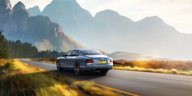 Bentley Flyingspur Rear 3 4th View Bentley Flyingspur Rear 3 4th View