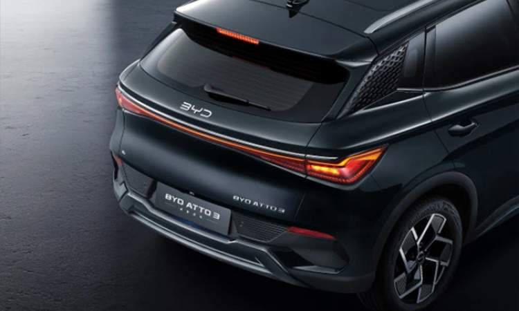 One-piece trough led taillight strip One-piece trough led taillight strip