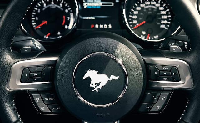 Ford Mustang Adjustable Steering Wheel