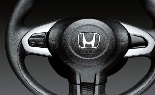 Honda Mobilio Steering Mounted Controls