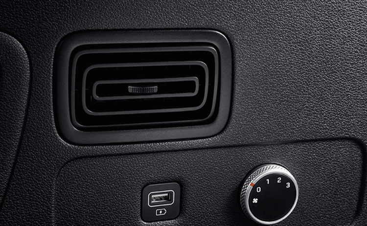 3rd row AC vent with speed 3rd row AC vent with speed