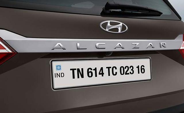 Hyundai Alcazar Dark Chrome Tailgate Garnish