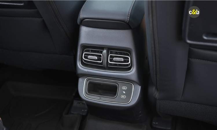 Hyundai Alcazar Rear Ac Hyundai Alcazar Rear Ac images