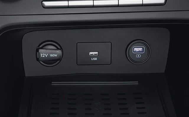 Hyundai Creta Usb Fast Charger Along With Another Usb Port