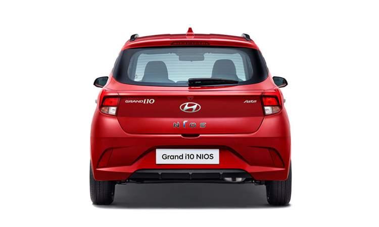 Hyundai_grand_i10_nios_rear_look