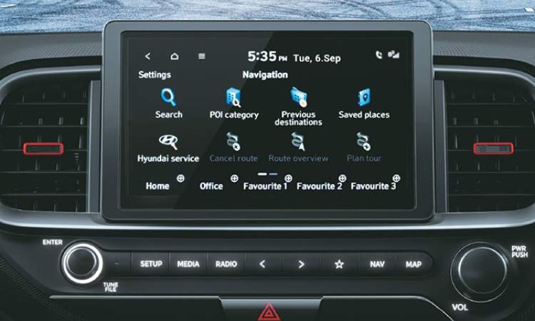 20.32 cm (8") HD infotainment system with Bluelink 20.32 cm (8") HD infotainment system with Bluelink