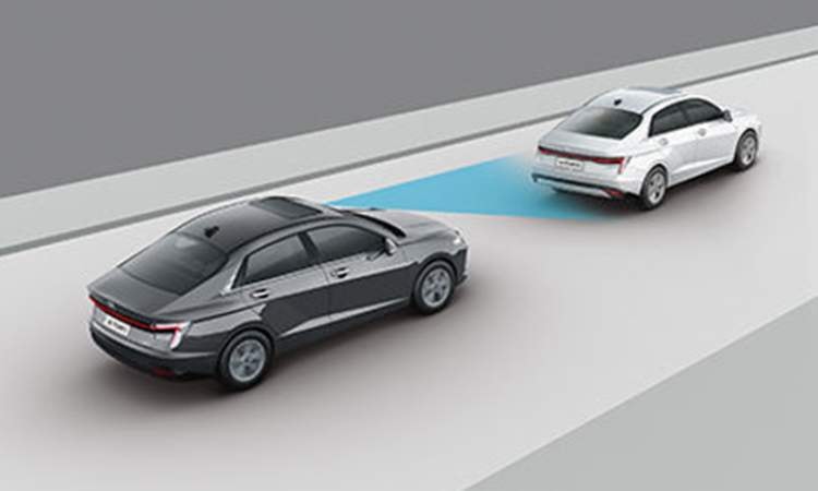 Forward Collision - Avoidance Assist - Car (FCA-Car) & Forward Collision Warning (FCW) Forward Collision - Avoidance Assist - Car (FCA-Car) & Forward Collision Warning (FCW)