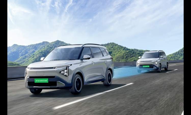 Smart Cruise control (SCC) with stop & Go Smart Cruise control (SCC) with stop & Go