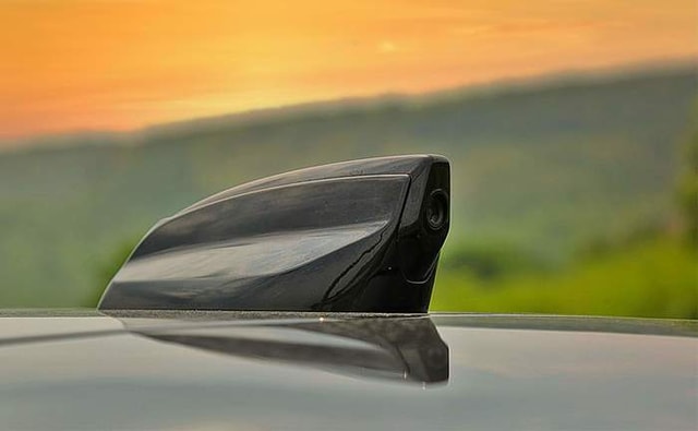 Land Rover Discovery Sport Shark Fin Antenna Land Rover Discovery Sport Shark Fin Antenna