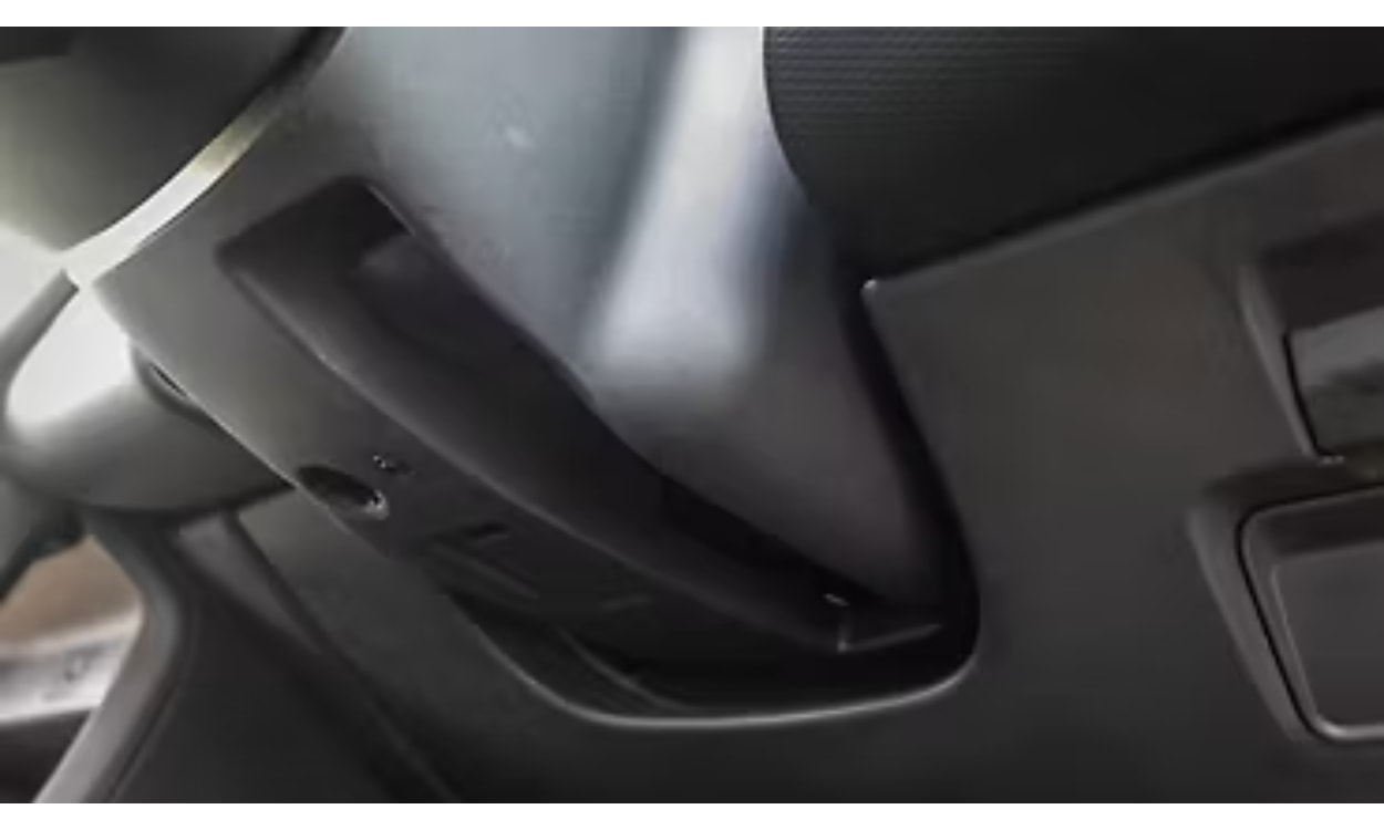 Discovery Sport Interior Steering Adjustment Lever Controller Discovery Sport Interior Steering Adjustment Lever Controller images