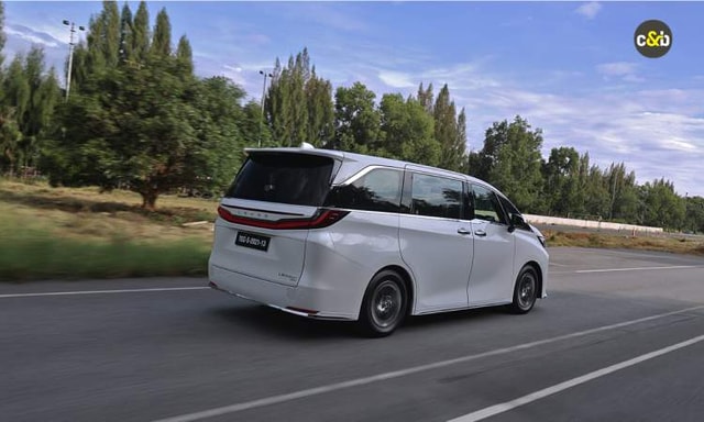 Lexus Lm Rideview 1 Lexus Lm Rideview 1