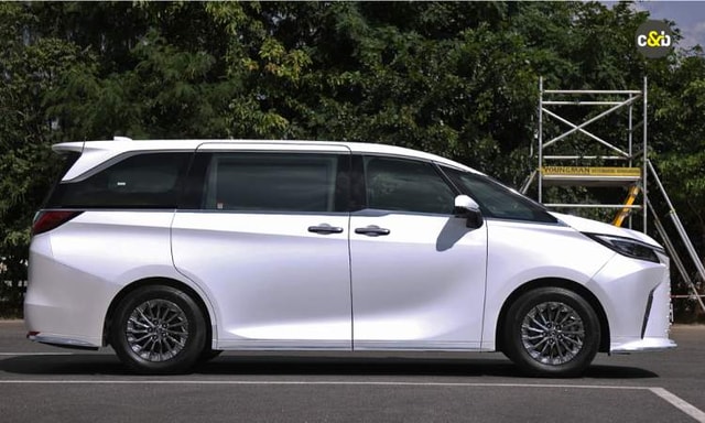 Lexus Lm Sideview Lexus Lm Sideview