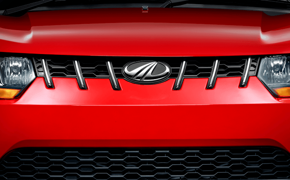 Aggressive Front Grille with Chrome Inserts Aggressive Front Grille with Chrome Inserts