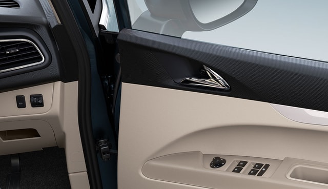 Marazzo Interier Chrome Accents Marazzo Interier Chrome Accents