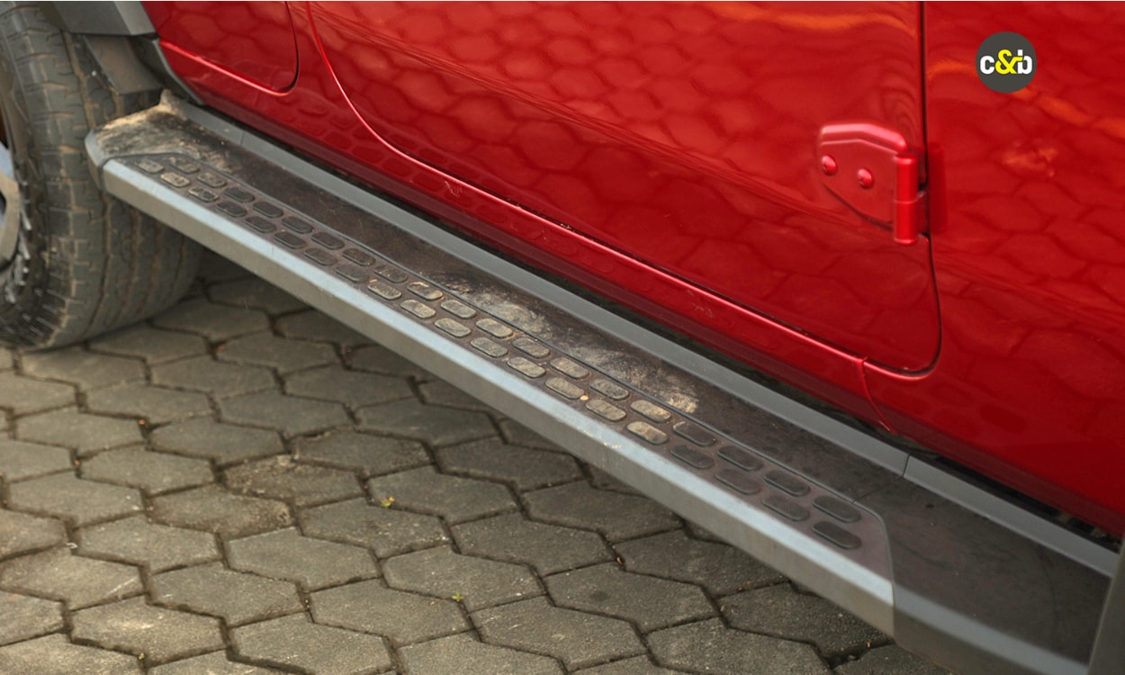 Mahindra Thar Roxx Footrest Mahindra Thar Roxx Footrest images