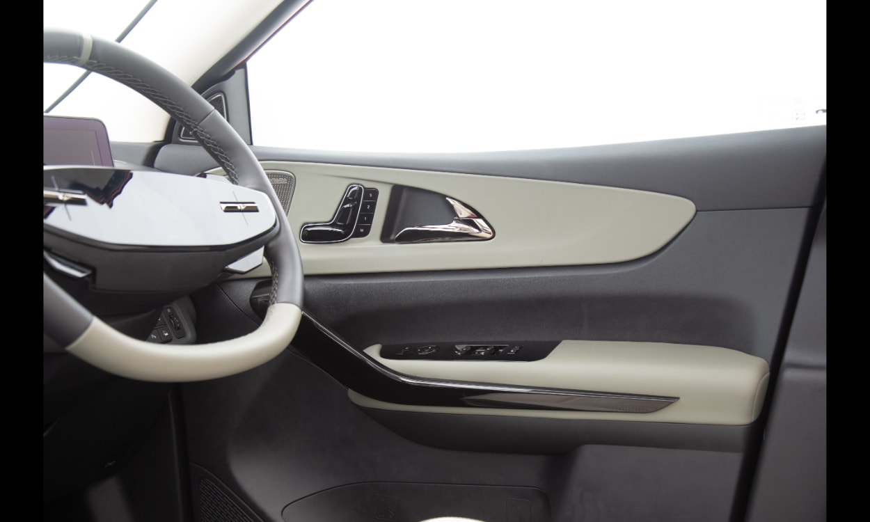 Mahindra Xev 9e Door Mahindra Xev 9e Door