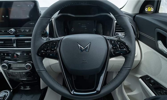 Mahindra 3xo Steering Mahindra 3xo Steering